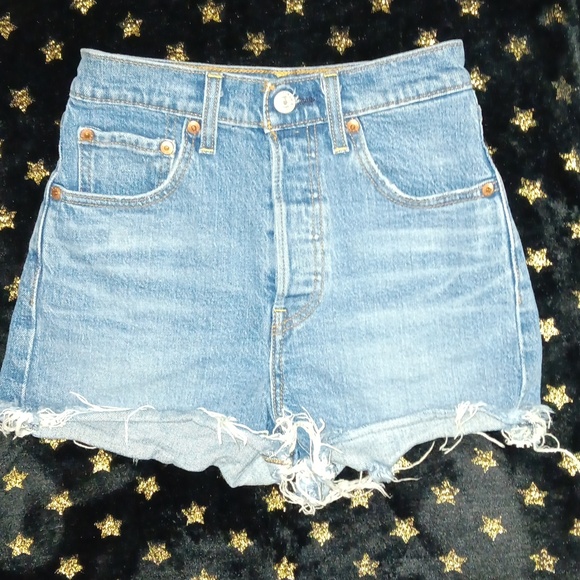 Levi's Pants - Women's Levi Jean shorts size 24